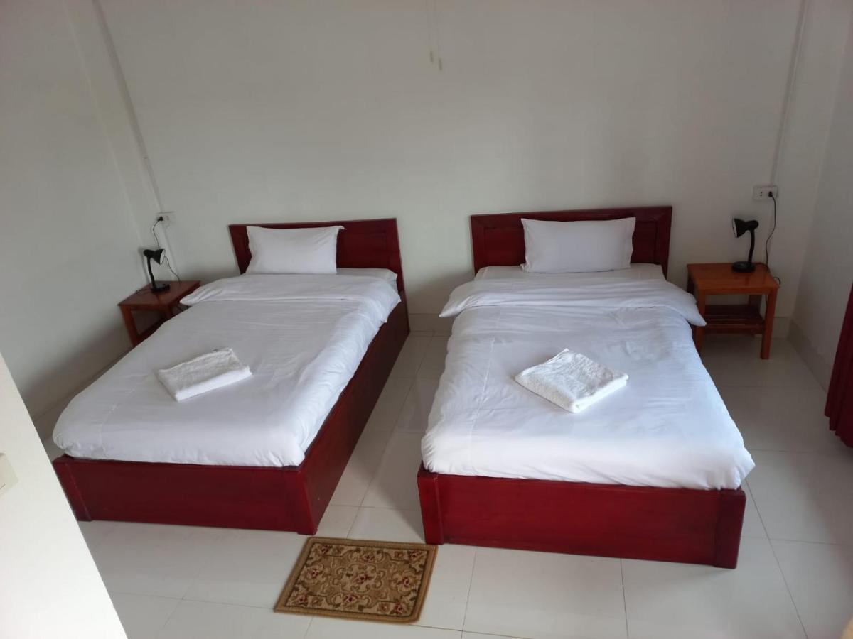 Sipanya Guesthouse Muang Phônsavan Extérieur photo