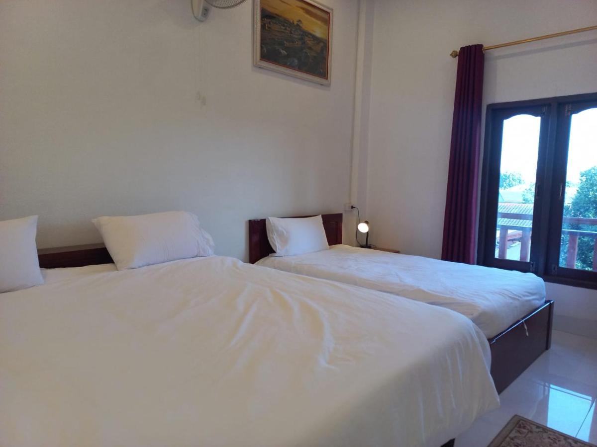 Sipanya Guesthouse Muang Phônsavan Extérieur photo