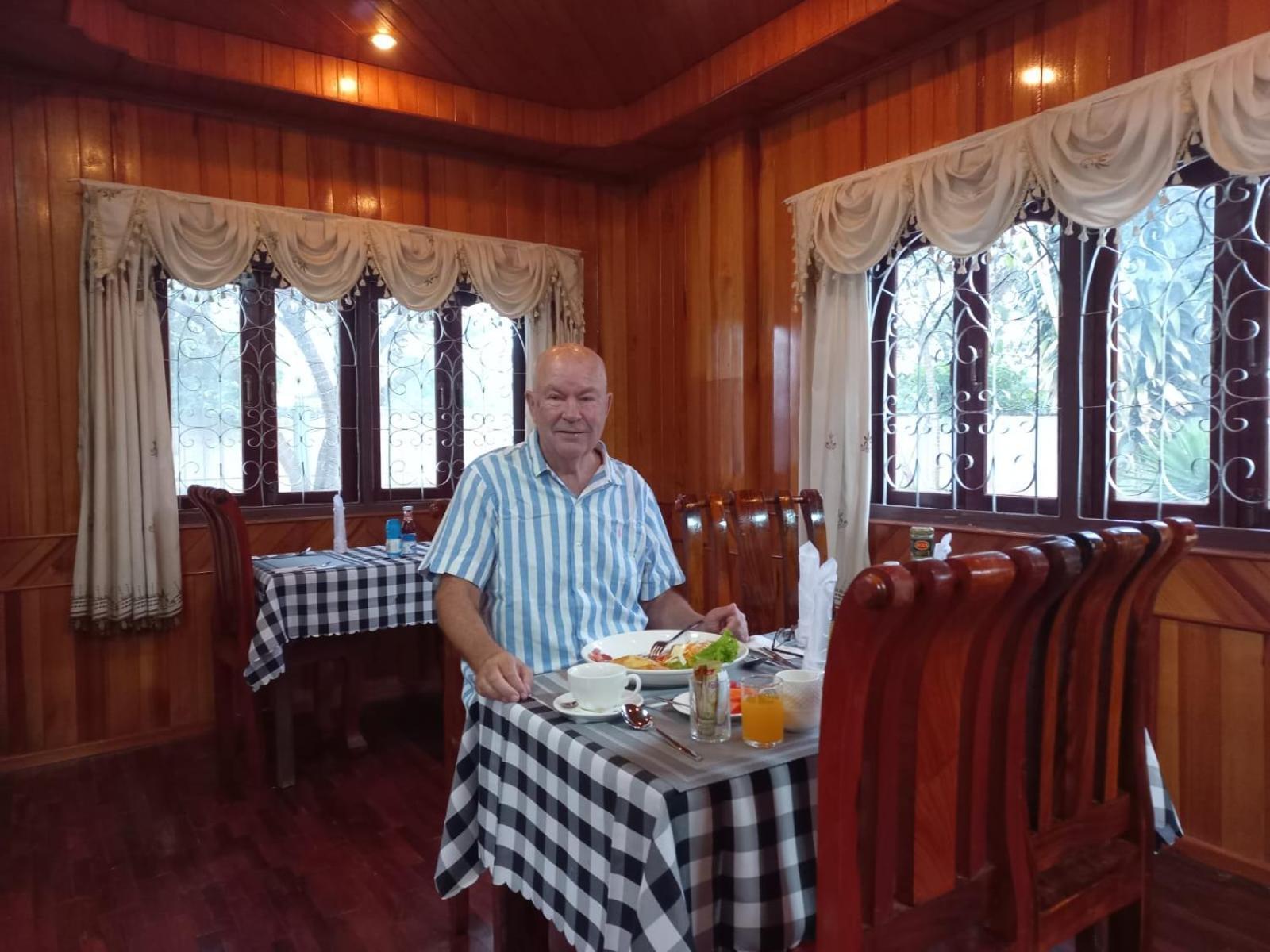 Sipanya Guesthouse Muang Phônsavan Extérieur photo